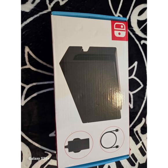 NINTENDO SWITCH DOCK SET - Picture 1 of 2